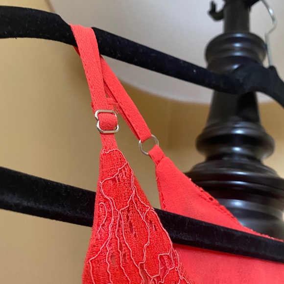 MINE Red Floral Sheer & Lace Off The Shoulder Top - Picture 3 of 3